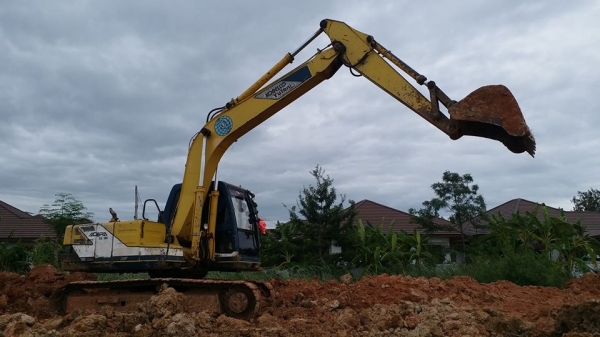 ขายรถชุดแบ็คโค SK120-3มาร์คทรีไฟฟ้าครบ เอกสารใบอินวอยซ์ ช่วงล่างดี ปั๊มดี ทำงานทุกวัน วีดีโอการทำงานhttpsyoutu.bep_D9e-d6DK4