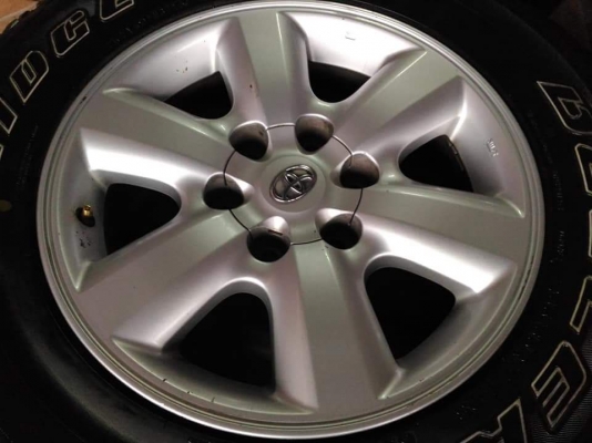 ล้อแม็ก Toyota Vigo ขอบ 17(6/139)พร้อมยาง Bridgestone Dueler A/T 265 65 17 ผลิตปี 2015 ยางสวย ล้อเดิมๆไม่มีซ่อม ขายถูกๆ ทั้งชุด 7900.- *** ใส่ฟรี รับเทิร์น รับบัตรเครดิตทุกธนาคาร ส่งทั่วไทย *** ล้อแม็ก Toyota Vigo ขอบ 17(6/139)พร้อมยาง Bridgestone Dueler A/T 265 65 17 ผลิตปี 2015 ยางสวย ล้อเดิมๆไม่มีซ่อม ขายถูกๆ ทั้งชุด 7900.- *** ใส่ฟรี รับเทิร์น รับบัตรเครดิตทุกธนาคาร ส่งทั่วไทย ***