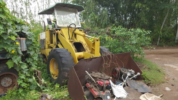 ขายตามสภาพ รถตัก KOMATSU 510 กรองคู่ รถจอดไว้นานต้องเช็คระบบทั้งคัน ราคาต่อรองได้ครับ