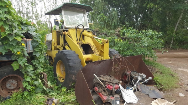 ขายตามสภาพ รถตัก KOMATSU 510 กรองคู่ รถจอดไว้นานต้องเช็คระบบทั้งคัน ราคาต่อรองได้ครับ