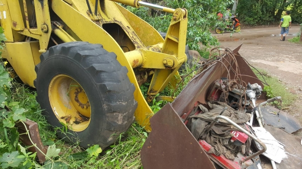 ขายตามสภาพ รถตัก KOMATSU 510 กรองคู่ รถจอดไว้นานต้องเช็คระบบทั้งคัน ราคาต่อรองได้ครับ