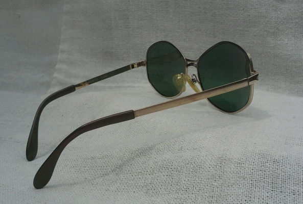 แว่นตาเทพเจ้าของชาวเยอรมัน โกลด์ฟิลด์ 10 K ยุค '60s ล้ำค่า ! หายาก ! Vintage RODENSTOCK handmad แว่นตาเทพเจ้าของชาวเยอรมัน โกลด์ฟิลด์ 10 K ยุค '60s ล้ำค่า ! หายาก ! Vintage RODENSTOCK handmad