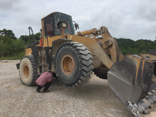 ขายรถตัก Wa350-3Eเอกสารเล่มทะเบียนยางเต็ม ยางใหม่4เส้น  ราคา950,000บาทต่อรองติดต่อ คุณอ๊อฟ พิจิตร 086-737-9991