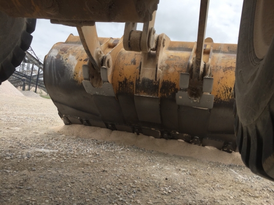 ขายรถตัก Wa350-3Eเอกสารเล่มทะเบียนยางเต็ม ยางใหม่4เส้น  ราคา950,000บาทต่อรองติดต่อ คุณอ๊อฟ พิจิตร 086-737-9991