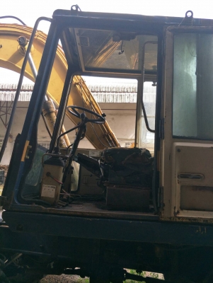 ขายรถแบคโฮ KOMATSU PW100-3 ติดหัวคีปไม้แบบหมุน ราคา 450000