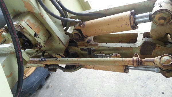 ขายรถเกรด CAT 140 H สมบูรณ์ทุกระบบแห้งทั้งคันไม่มีรั่วซึมไม่มีจุดหลวมแอร์เอกสารเล่มทะเบียนราคา 2,400,000