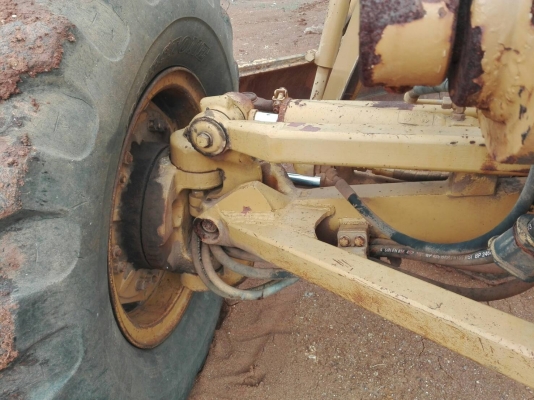 ขายรถเกรด CAT 140 G เล่มทะเบียนราคา 2,100,000