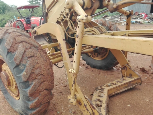 ขายรถเกรด CAT 140 G เล่มทะเบียนราคา 2,100,000