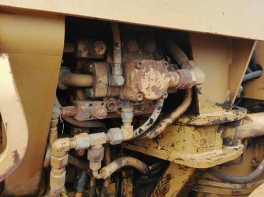 ขายรถเกรด CAT 140 G เล่มทะเบียนราคา 2,100,000