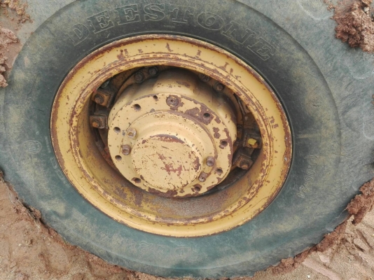 ขายรถเกรด CAT 140 G เล่มทะเบียนราคา 2,100,000