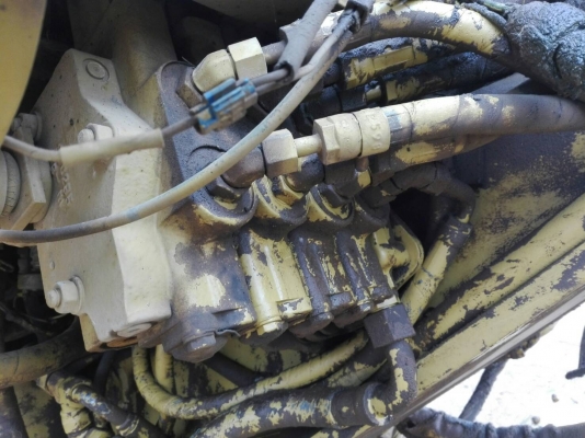 ขายรถเกรด CAT 140 G เล่มทะเบียนราคา 2,100,000