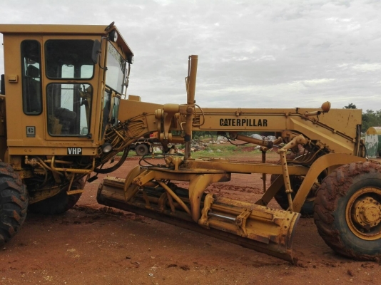 ขายรถเกรด CAT140G เอกสารเล่มทะเบียนราคา 2,100,000