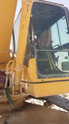 รถแบคโฮขนาด PC200 ยี่ห้อ KOMATฺฺSU