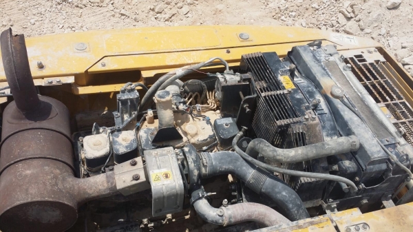 รถแบคโฮขนาด PC200 ยี่ห้อ KOMATฺฺSU