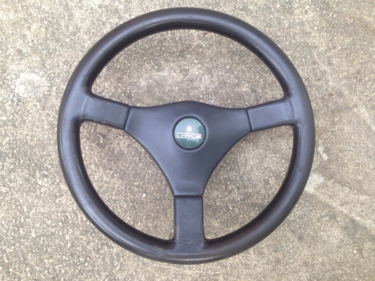 พวงมาลัยหนัง momo แท้ อิตาลี่ คอ isuzu tfr cameo rodeo  2500บาท