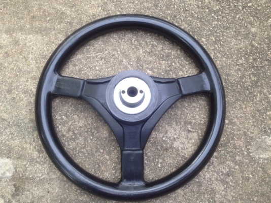 พวงมาลัยหนัง momo แท้ อิตาลี่ คอ isuzu tfr cameo rodeo  2500บาท