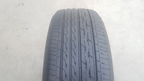 ขายยาง\%215/60/16 ปี 16/2เส้น+17/2เส้น BRIDGESTONE GR100 4 เส้น ขายยาง\%215/60/16 ปี 16/2เส้น+17/2เส้น BRIDGESTONE GR100 4 เส้น