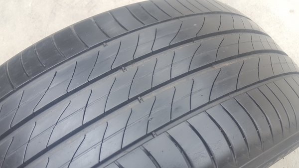 ขายยาง\%225/50/17 ปี 13 MICHERLIN 3ST 4 เส้น