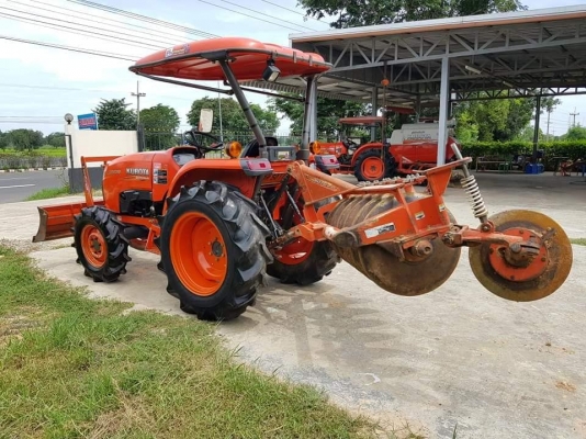 ขาย L3608DT รถปี54 ใช้งาน 1532ชั่วโมง เครื่องแน่น เกียร์แน่น สถาพพร้อมลุยงาน สีเดิม ผานหน้า+ผานหลัง