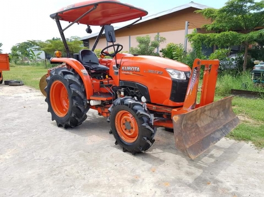 ขาย L3608DT รถปี54 ใช้งาน 1532ชั่วโมง เครื่องแน่น เกียร์แน่น สถาพพร้อมลุยงาน สีเดิม ผานหน้า+ผานหลัง