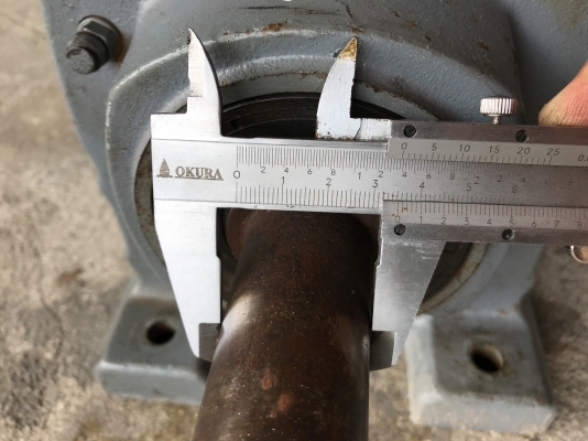 ขายมอเตอร์เกียร์ SEW eurodrive 3HP. 380V อัตราทด 1:32 เพลาออกประมาณ 44 รอบต่อนาที สภาพสวยมาก หมุนนิ่ม พร้อมใช้งาน