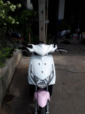 Honda Icon สีชมพูขาว รถสภาพดี พร้อมใช้ ราคาถูก Honda Icon สีชมพูขาว รถสภาพดี พร้อมใช้ ราคาถูก