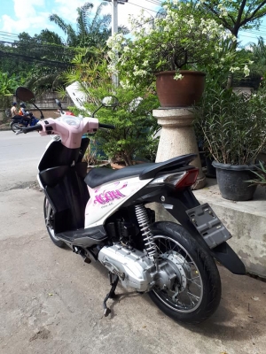 Honda Icon สีชมพูขาว รถสภาพดี พร้อมใช้ ราคาถูก Honda Icon สีชมพูขาว รถสภาพดี พร้อมใช้ ราคาถูก