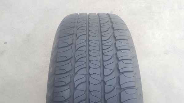 ขายยาง\% 235/60/17 ปี 15 GOODYEAR  4 เส้น