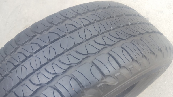 ขายยาง\% 235/60/17 ปี 15 GOODYEAR  4 เส้น