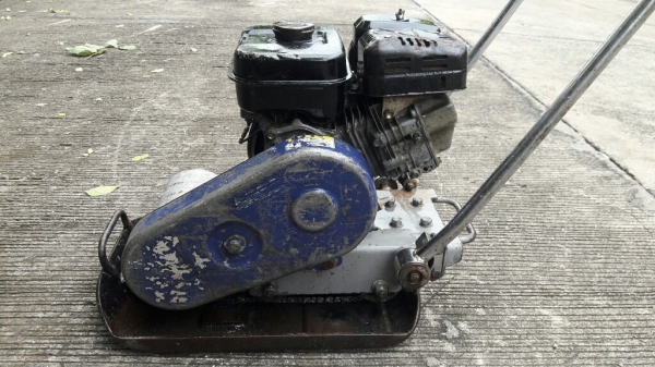 ขายเครื่องตบดินแบบเตารีดsubaru ex13 ohv by tacom