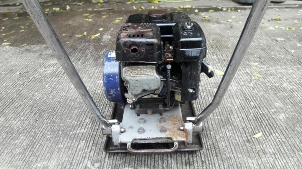 ขายเครื่องตบดินแบบเตารีดsubaru ex13 ohv by tacom