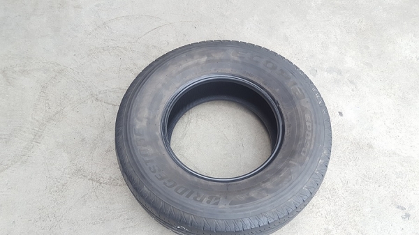ขายยาง\% 255/70/15 ปี 15 BRIDGESTONE EP850 2 เส้น ขายยาง\% 255/70/15 ปี 15 BRIDGESTONE EP850 2 เส้น