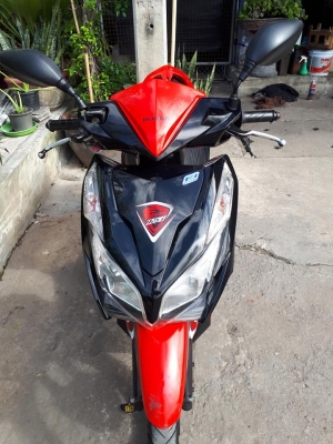 Honda Click 125 i สีดำแดง ลาย Street รถสวย ดูดีมีสไตล์ ราคาอย่างถูก Honda Click 125 i สีดำแดง ลาย Street รถสวย ดูดีมีสไตล์ ราคาอย่างถูก