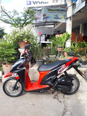 Honda Click 125 i สีดำแดง ลาย Street รถสวย ดูดีมีสไตล์ ราคาอย่างถูก Honda Click 125 i สีดำแดง ลาย Street รถสวย ดูดีมีสไตล์ ราคาอย่างถูก
