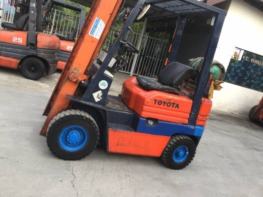 อาร์ ซี เอช โฟรคลิฟท์ ขาย โตโยต้า รุ่น 5 เบนซิล 1.5 ตัน เสา 3 เมตร