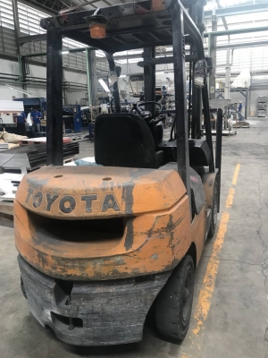 อาร์ ซี เอช โฟรคลิฟท์ ขาย โตโยต้า รุ่น 7 ดีเซล เสา 4 เมตร