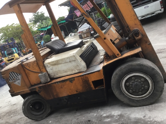 อาร์ ซี เอช โฟรคลิฟท์ ขาย โคมะสุ 3.5 ตัน ดีเซล เสา 3 เมตร