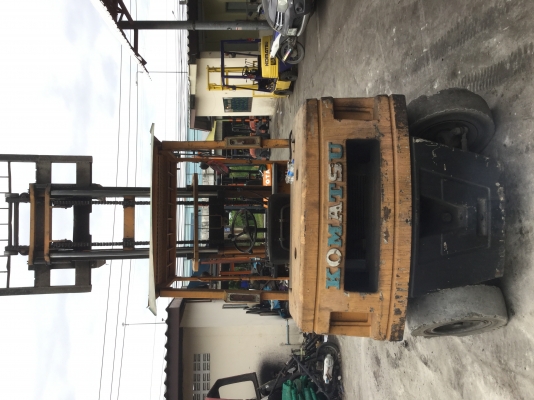 อาร์ ซี เอช โฟรคลิฟท์ ขาย โคมะสุ 3.5 ตัน ดีเซล เสา 3 เมตร