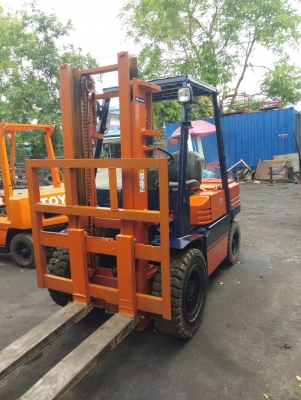 +++ ขายรถโฟล์คลิฟท์ THAILIFT FD30 ขนาด 3 ตัน เครื่องยนต์ดีเซล เสา 3 เมตร เกียร์ธรรมดา ยางตันครับ +++ ขายรถโฟล์คลิฟท์ THAILIFT FD30 ขนาด 3 ตัน เครื่องยนต์ดีเซล เสา 3 เมตร เกียร์ธรรมดา ยางตันครับ