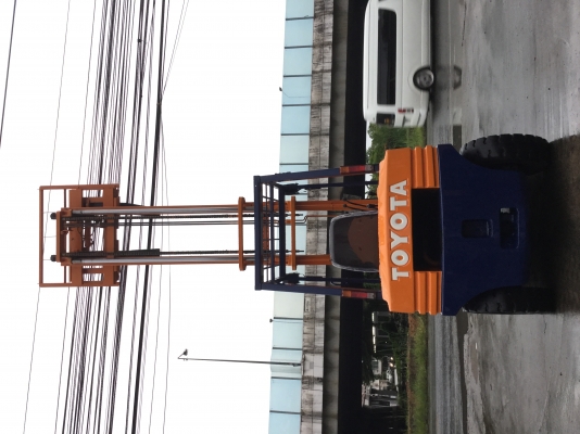 อาร์ ซี เอช โฟรคลิฟท์ ขาย โตโยต้า รุ่น 5 ดีเซล 3 ตัน เสา 4 เมตร