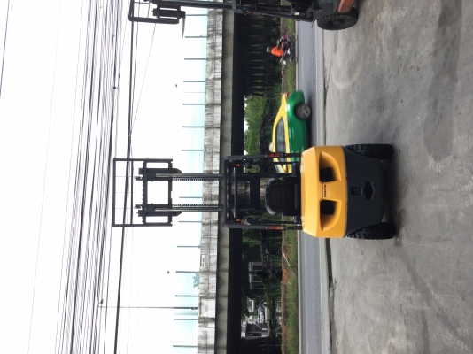 ขาย โฟรคลิฟท์ โคมะสุ ขีด 17 ดีเซล 3 ตัน เสา 4 เมตร