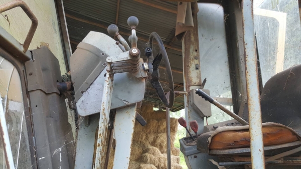 ขาย รถเกรด CHAMPION 720A Series 6 มีเล่มทะเบียน เครื่องดี เกียร์ดี ต้องเช็คระบบไฮดรอริคใหม่ ราคาต่อรองได้