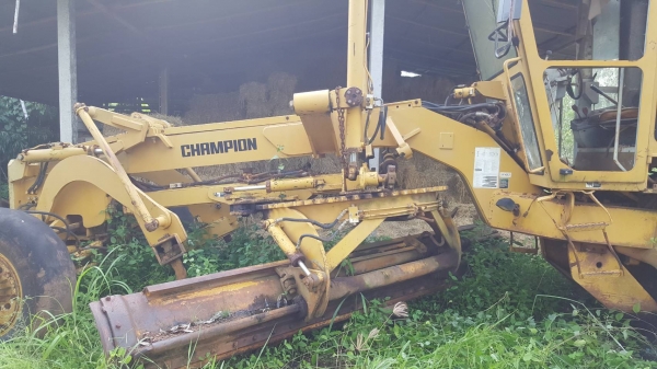 ขาย รถเกรด CHAMPION 720A Series 6 มีเล่มทะเบียน เครื่องดี เกียร์ดี ต้องเช็คระบบไฮดรอริคใหม่ ราคาต่อรองได้