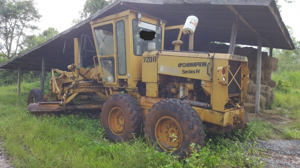 ขาย รถเกรด CHAMPION 720A Series 6 มีเล่มทะเบียน เครื่องดี เกียร์ดี ต้องเช็คระบบไฮดรอริคใหม่ ราคาต่อรองได้