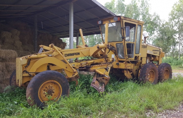 ขาย รถเกรด CHAMPION 720A Series 6 มีเล่มทะเบียน เครื่องดี เกียร์ดี ต้องเช็คระบบไฮดรอริคใหม่ ราคาต่อรองได้