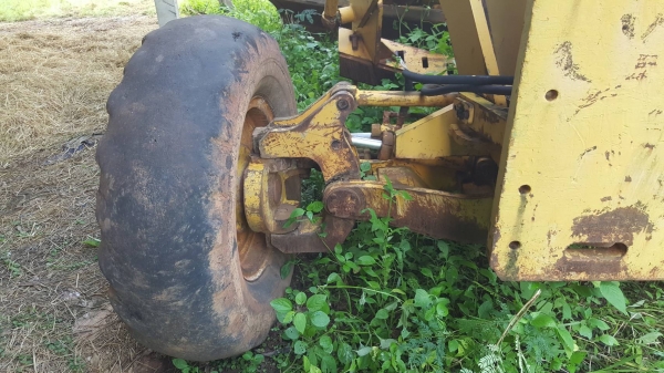 ขาย รถเกรด CHAMPION 720A Series 6 มีเล่มทะเบียน เครื่องดี เกียร์ดี ต้องเช็คระบบไฮดรอริคใหม่ ราคาต่อรองได้