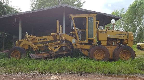 ขาย รถเกรด CHAMPION 720A Series 6 มีเล่มทะเบียน เครื่องดี เกียร์ดี ต้องเช็คระบบไฮดรอริคใหม่ ราคาต่อรองได้