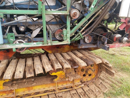 ขายรถเกี่ยวต้นหว้า ช่วงล่าง10 เครื่อง195โบว์ 6HE1 ตามสภาพ อุ้ม2.2ตัน