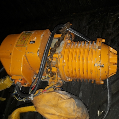 ขาย !! รอกโซ่ไฟฟ้า.TKK.ขนาด1ตัน380v.สภาพเดิมๆพร้อมใช้ ขาย !! รอกโซ่ไฟฟ้า.TKK.ขนาด1ตัน380v.สภาพเดิมๆพร้อมใช้