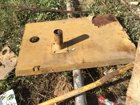 ขายฝากระโปรงรถ แทร็กเตอร์D2 โทร0616613023แพรว